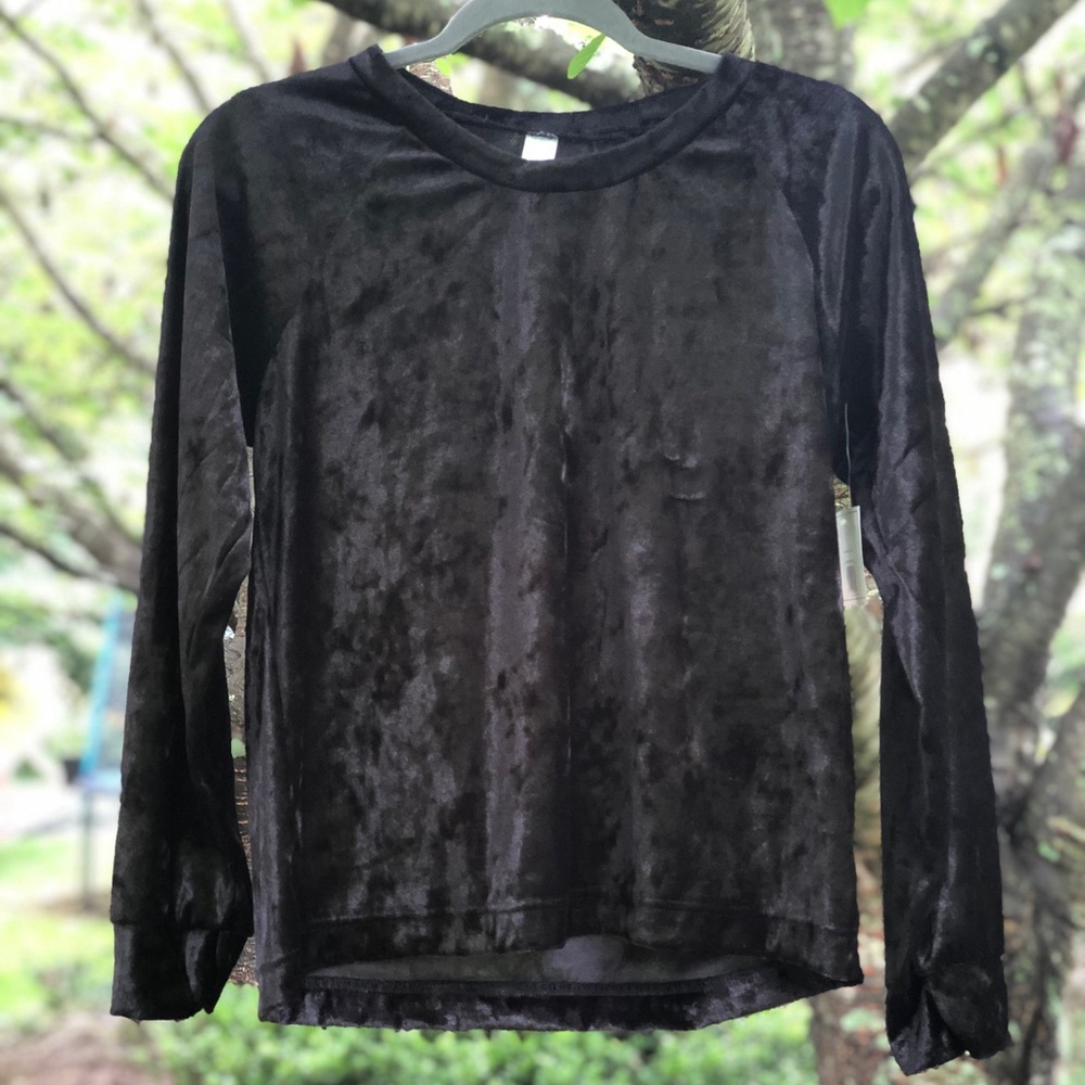 🥂SOPHISTICATED VELVET TOP🥂